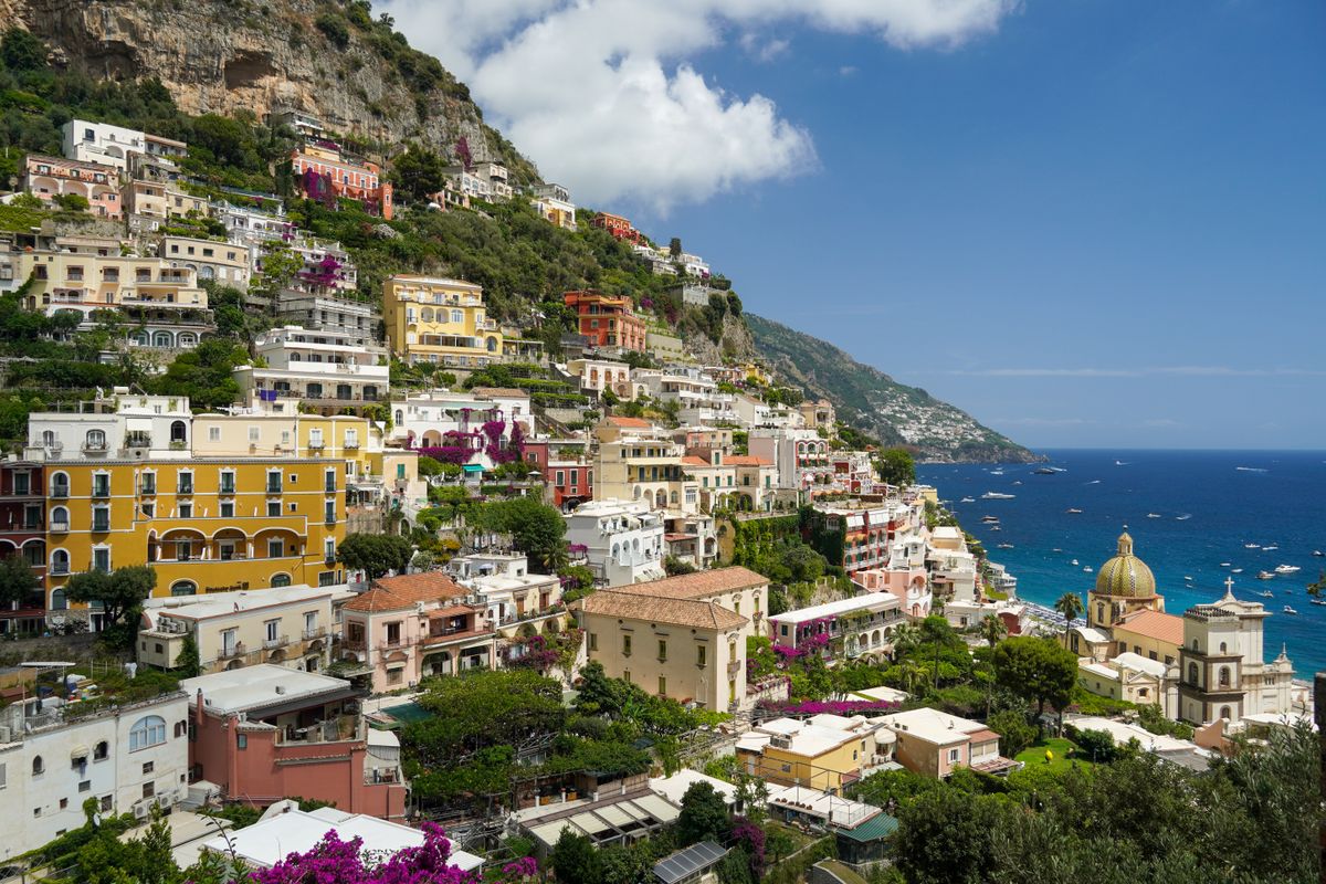 Blick auf Positano an der Amalfiküste